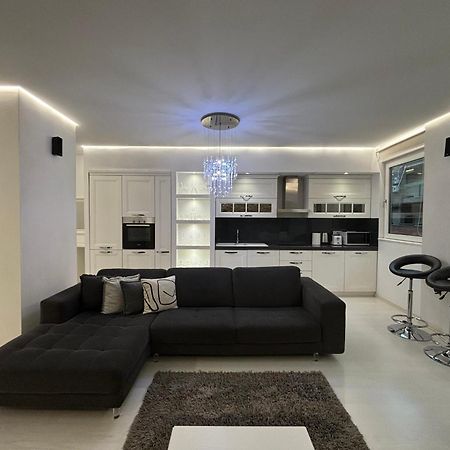 Tam Serviced 2Bdr Apartment City Center No6 Tirana Exteriör bild