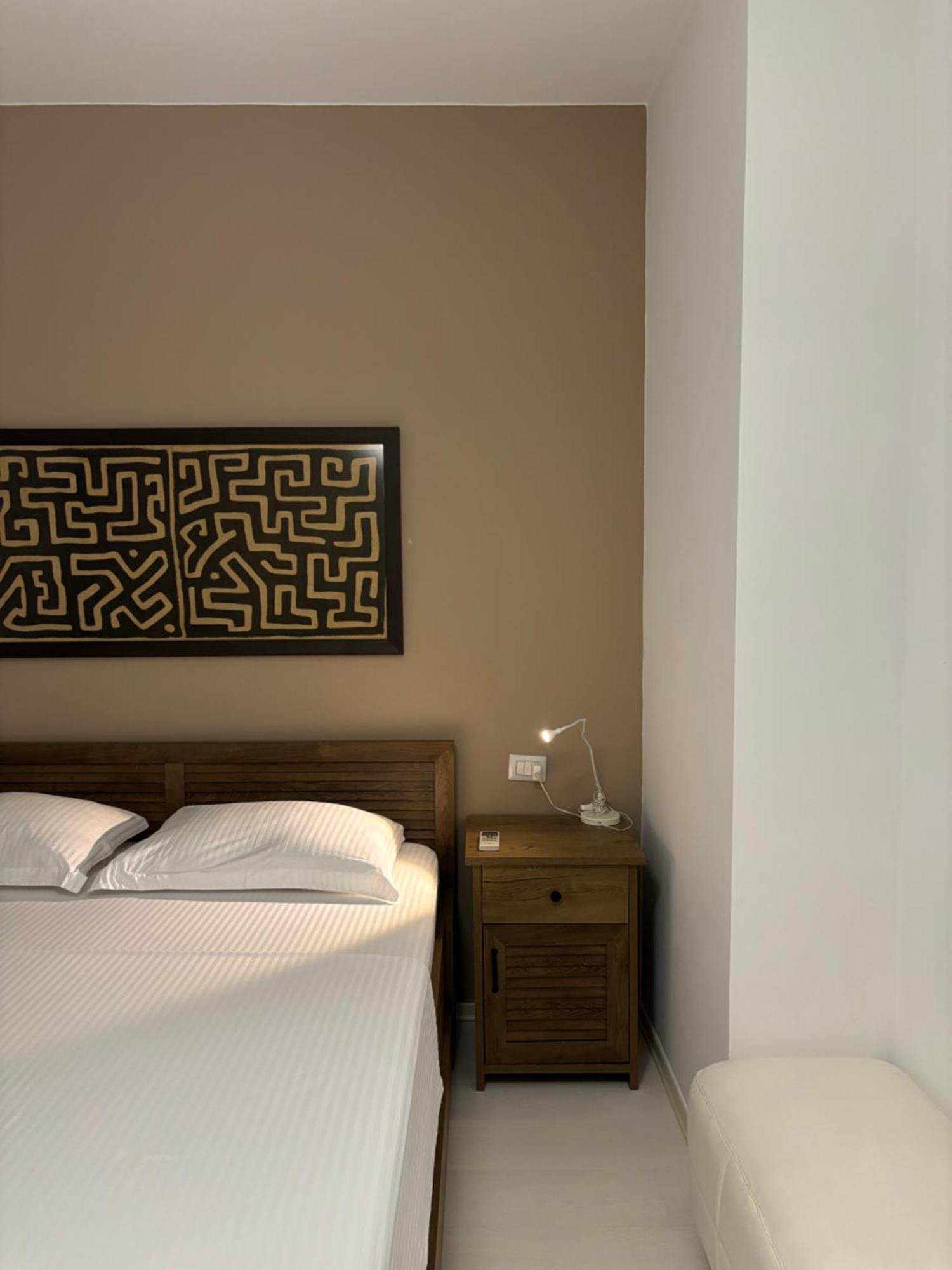 Tam Serviced 2Bdr Apartment City Center No6 Tirana Exteriör bild
