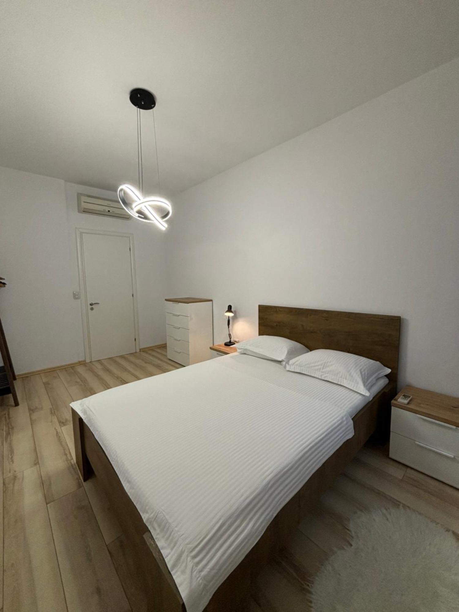 Tam Serviced 2Bdr Apartment City Center No6 Tirana Exteriör bild