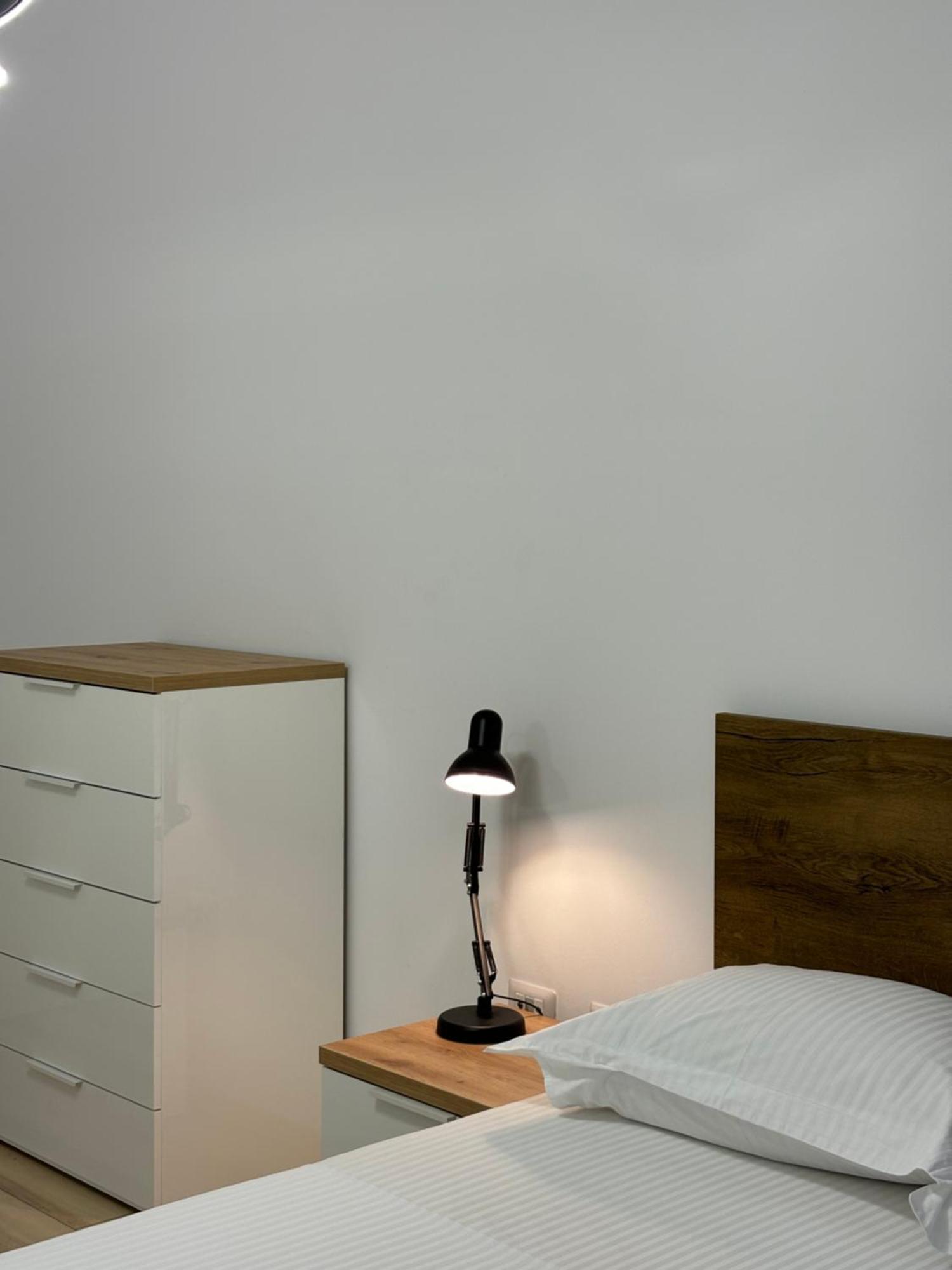 Tam Serviced 2Bdr Apartment City Center No6 Tirana Exteriör bild